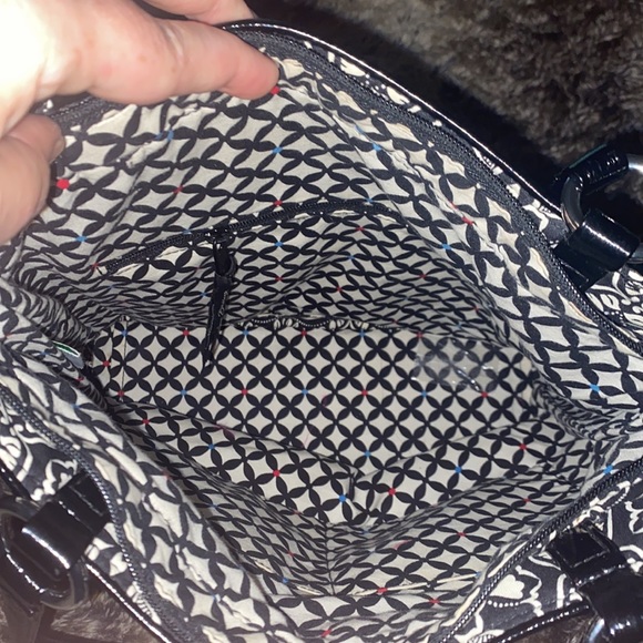 Vera Bradley, patchwork, quilted bag with faux patent leather - Picture 3 of 6